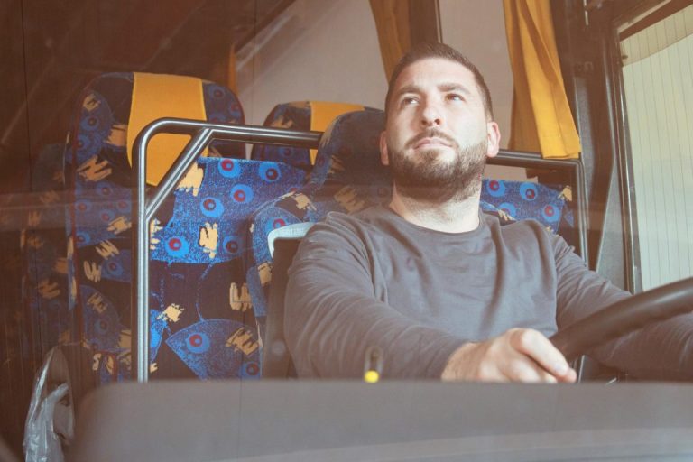 VOZAČ AUTOBUSA