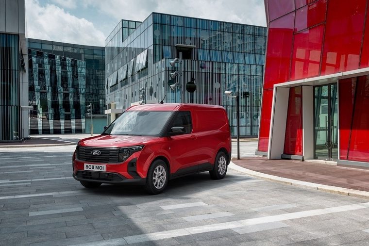 Ford Transit Courier.